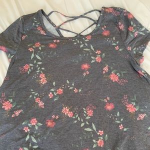 Flowery blouse with strappy back